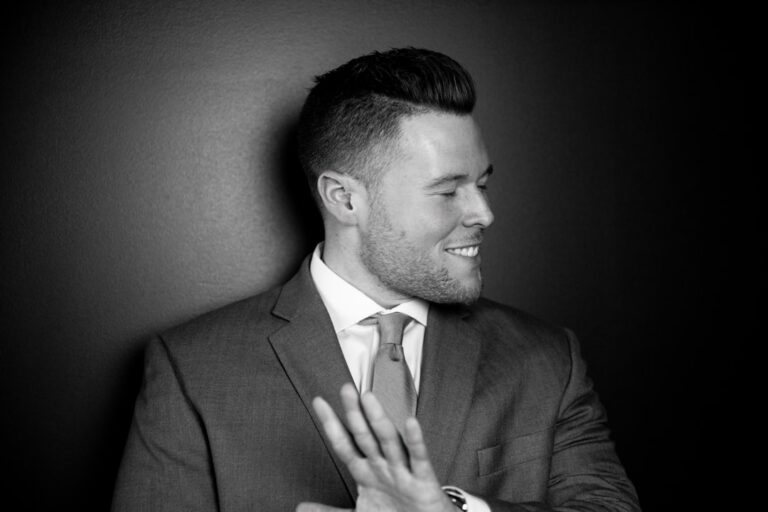 Photo Elegant earrings