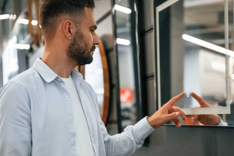 Știai că există oglinzi inteligente