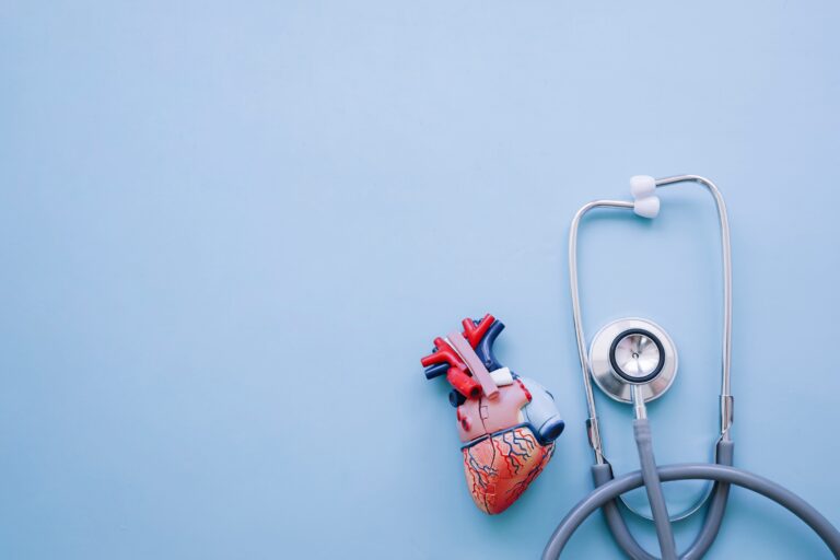 1778511497_6a01ee8943e96_resizefile_modern-composition-with-realistic-heart-stethoscope