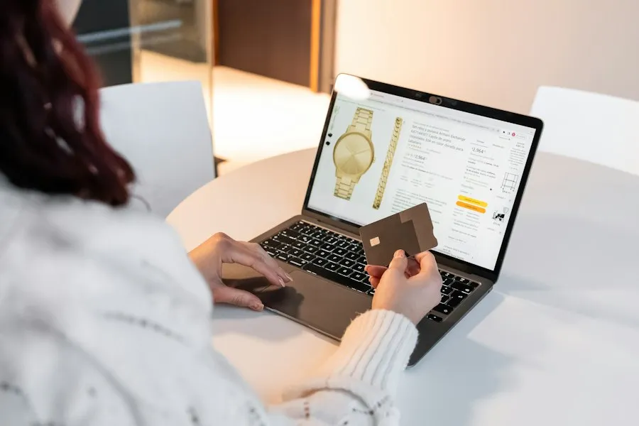 Photo online shopping and delivery tips